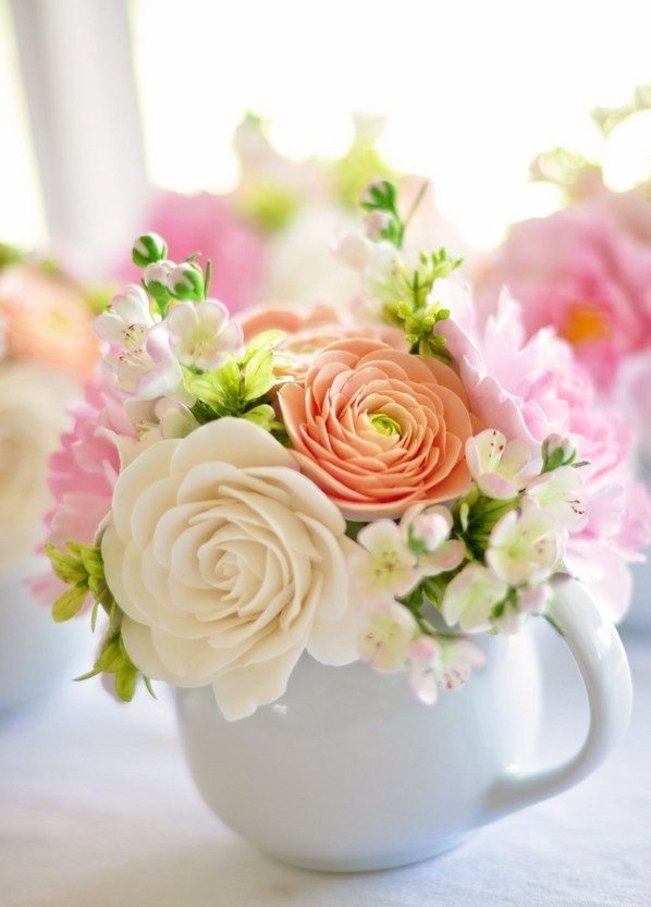 table decoration centerpiece ideas tea cup fresh flowers