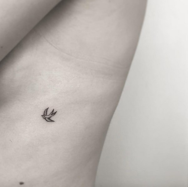 tiny womens tattoos bird
