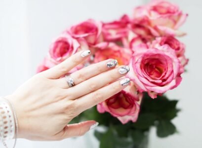 DIY-marble-nail-art-sstep-by-step-tutorials
