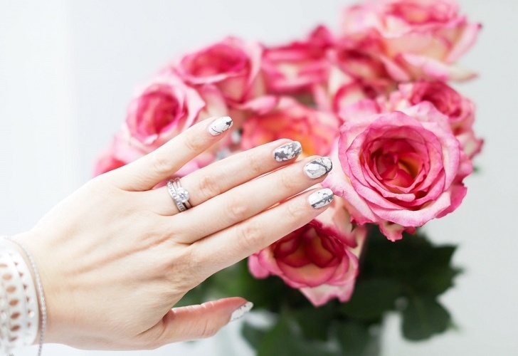 DIY-marble-nail-art-sstep-by-step-tutorials