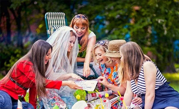 fun bridal party themes garden party picnic