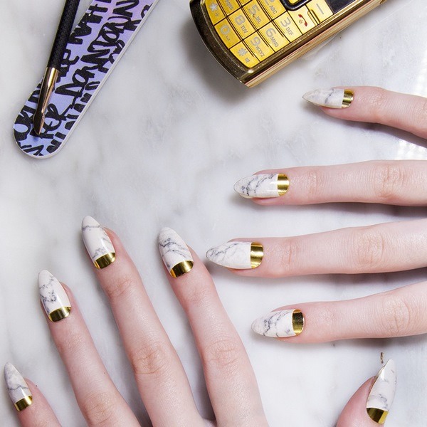 modern manicure marble nails with gold