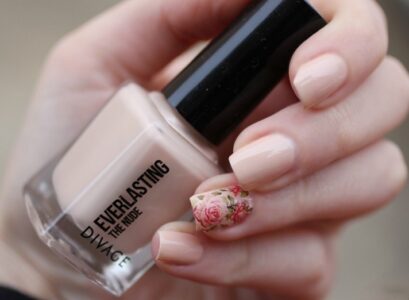 nude-nail-art-decoration-with-floral-pattern