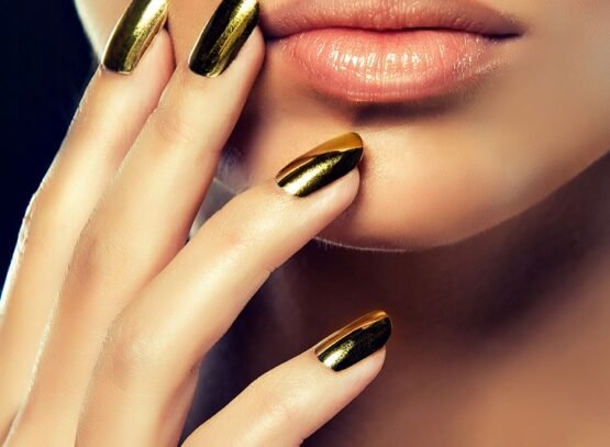 Mirror-nails-chrome-nail-art-ideas