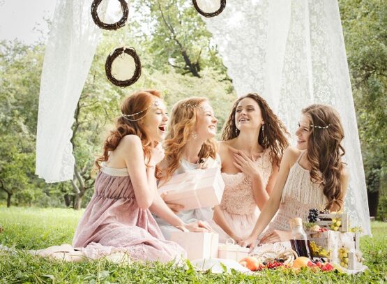 bogo-chic-bachelorette-party-ideas-garden-party