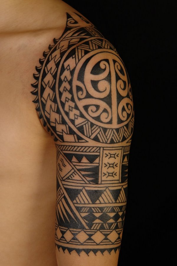 tribal style samoan sleeve and shoulder tattoo