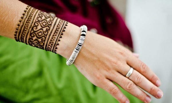 Simple Easy Bracelet Henna Design On Stock Photo 1712095129 | Shutterstock