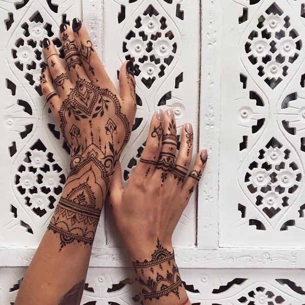 henna tattoo mehndi on hands beautiful drawings