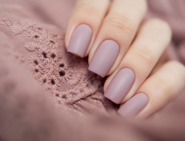 nude-matte-nails-beige-color