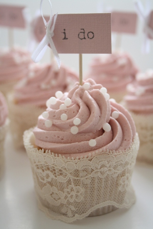 shabby chic bridal party cupcakes