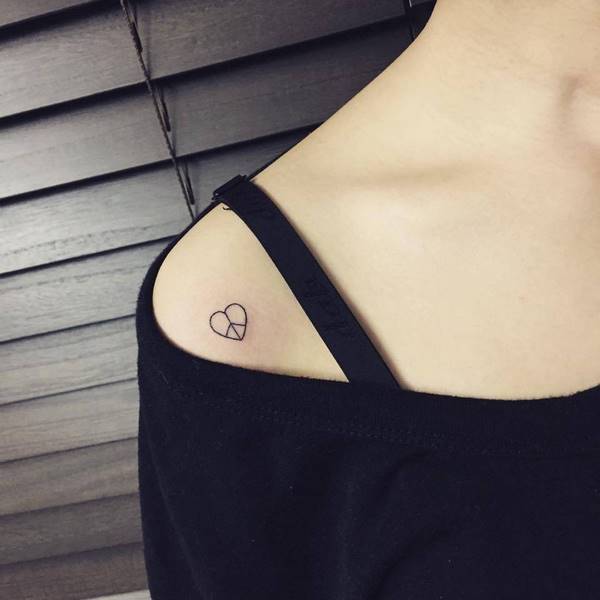 small heart tattoo womens shoulder design ideas