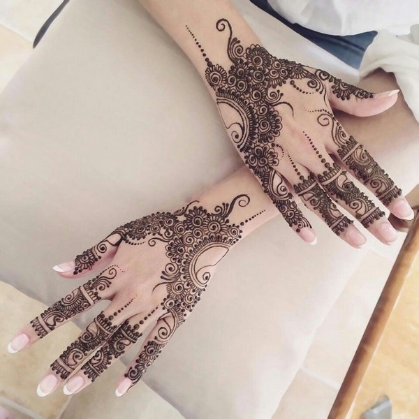 DIY temporary tattoo ideas with henna