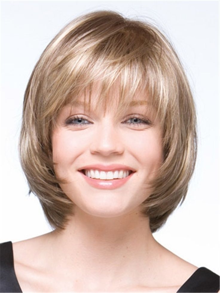Short hairstyles for round faces – flattering and feminine haircut ideas