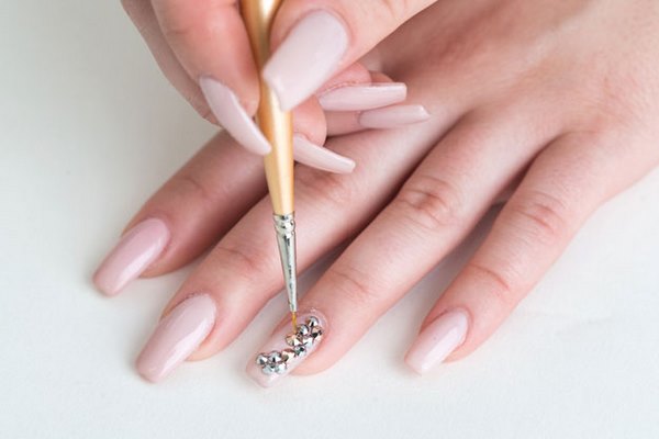how to apply swarovski crystals on nails