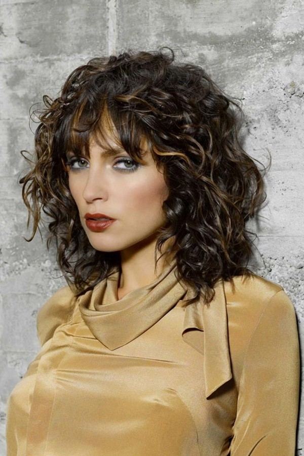 layered haircuts for shoulder length curly hair