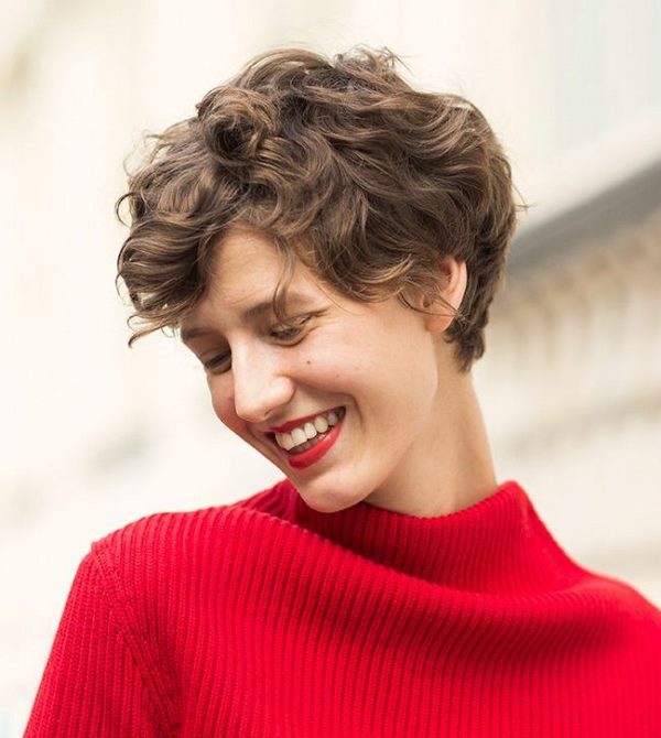 short-and-curly-hair-styling-ideas-for-every-day