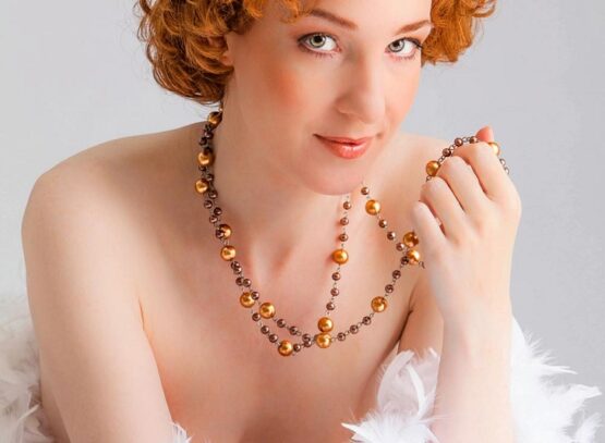 short-hairstyles-for-women-with-curly-hair