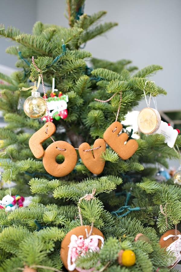 DIY Christmas gingerbread letter garland