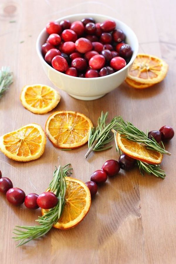 Yammie's Noshery: How to Make Dried Orange and Cranberry Garland {Tutorial}