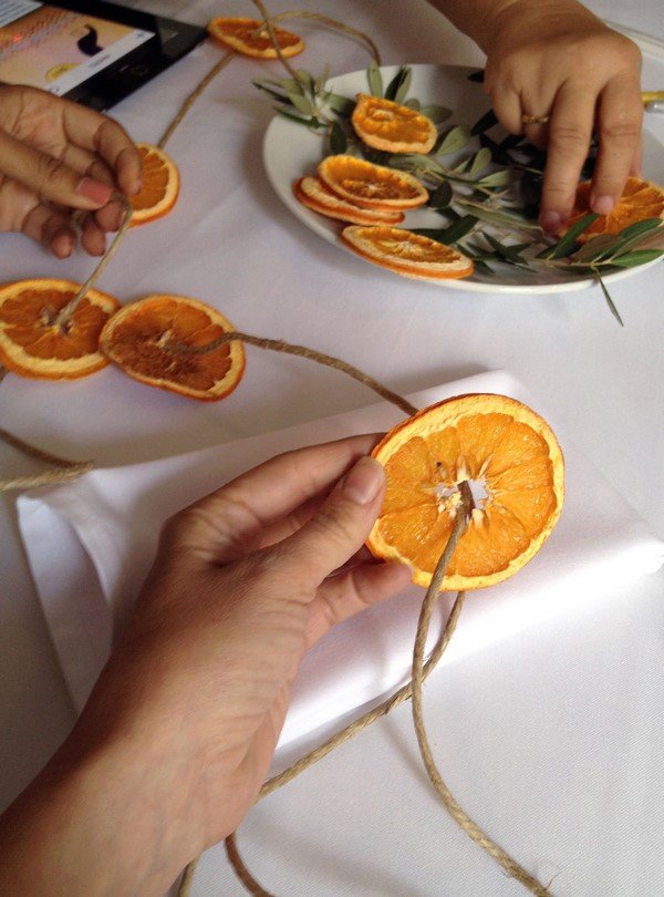 How to make a dried fruit garland dried orange