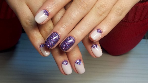 beautiful festive manicure ideas purple glitter