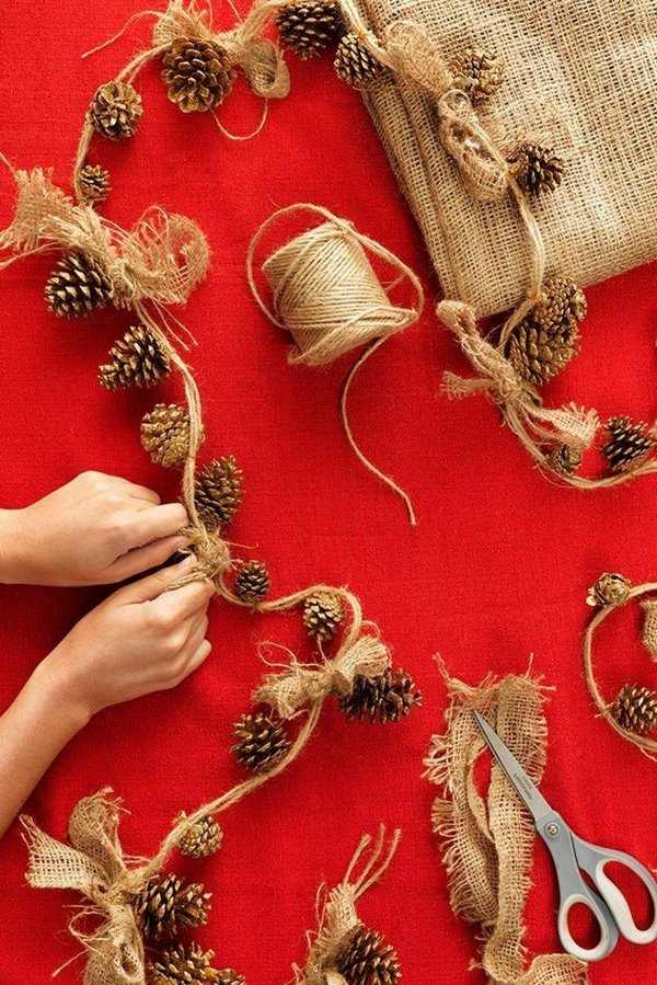 christmas crafts rustic decoration ideas DIY pinecone garland
