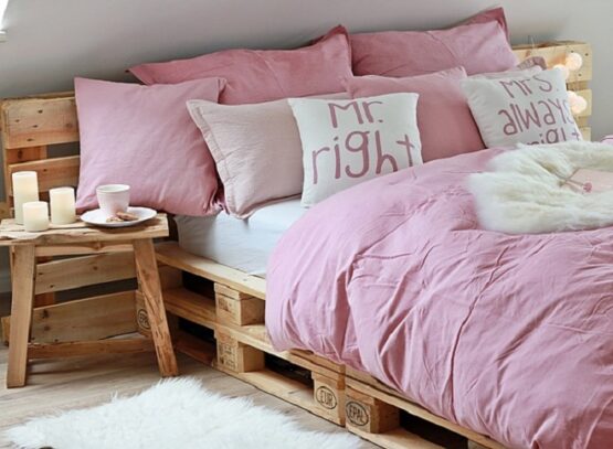 cool-DIY-pallet-bed-frame-rustic-furniture-ideas