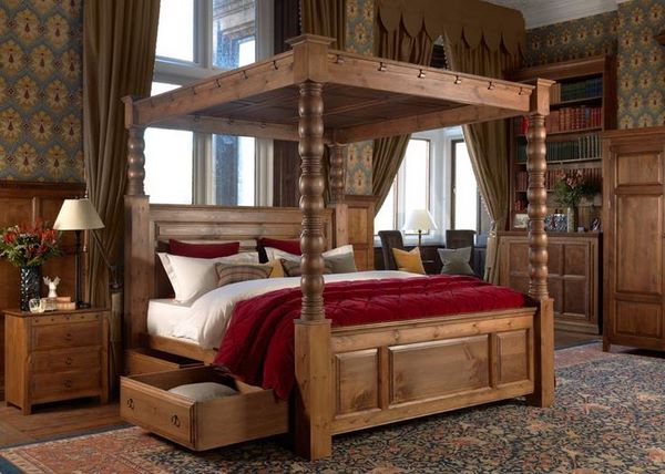 four poster wooden beds classic furniture ideas