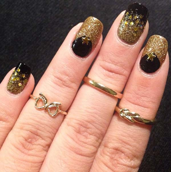 glamorous nail art designs for short nails in black and gold