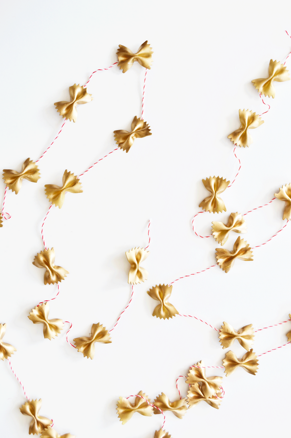 how to make christmas garland from pasta
