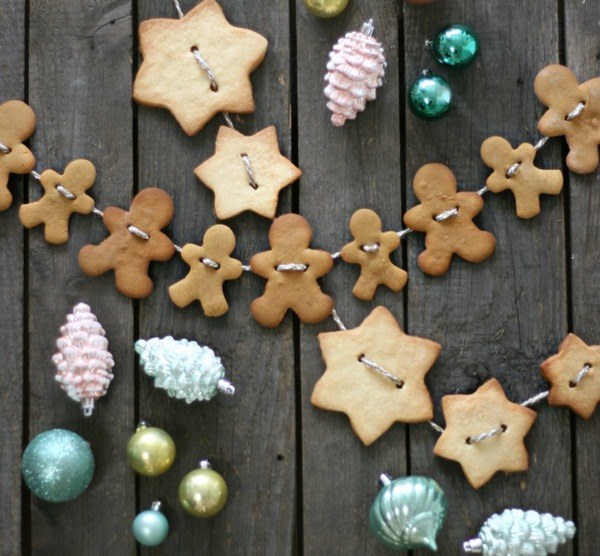 how to make cookie garland for Christmas