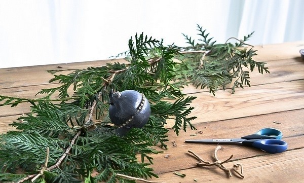how to make evergreen garland for christmas