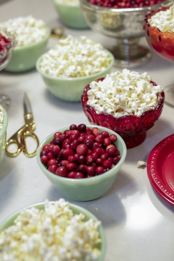 popcorn christmas garlands with cranberries homemade festive decorations