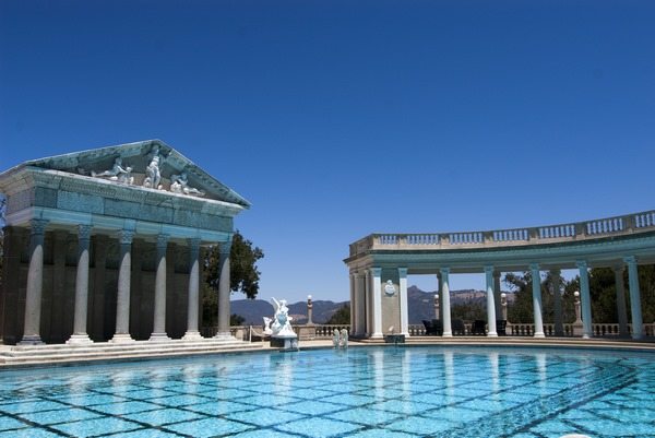 Roman style pool designs – the beauty of ancient art in pool decorating