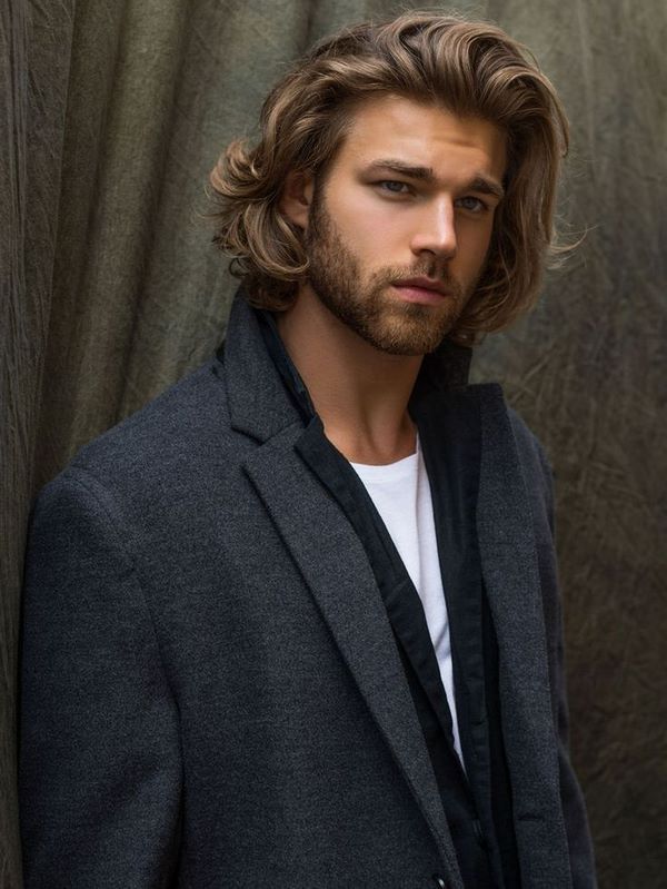 shoulder length curly hairstyles for fashionable men