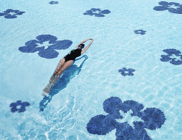 swimming pool decorating ideas mosaic tiles