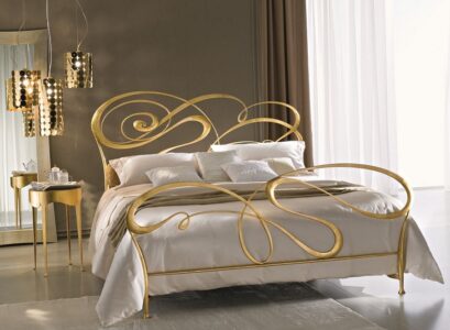 wrought-iron-beds-in-the-interior-romantic-bedroom-ideas