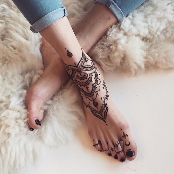 ankle bracelet tattoo designs for women