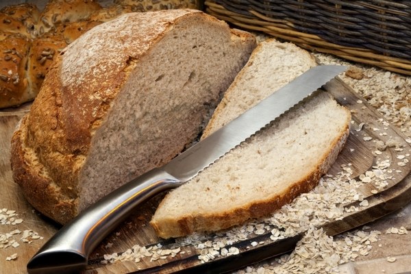 bread-knife-kitchen-knives