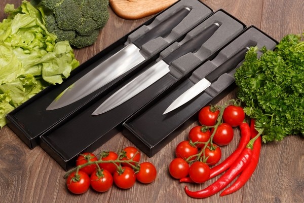 essential knives for domestic kitchens