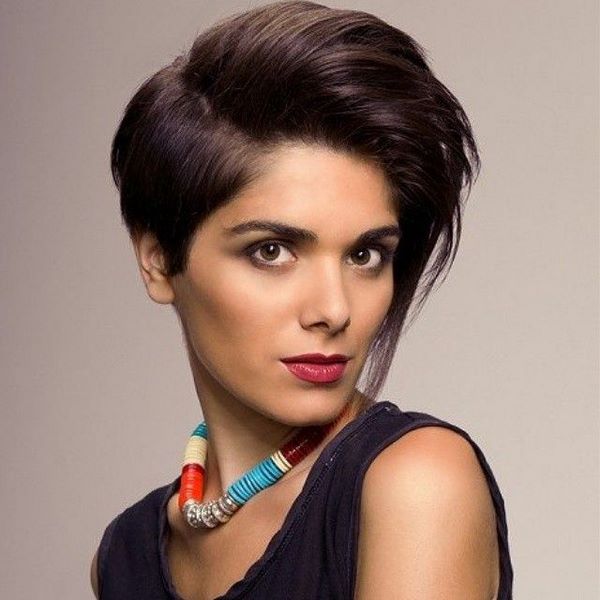 short hairstyles for women with thick hair asymmetrical haircuts