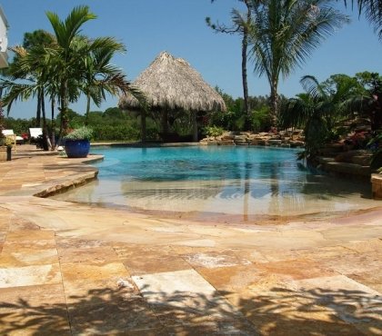 travertine-pool-deck-tropical-natural-stone-pavers-advantages