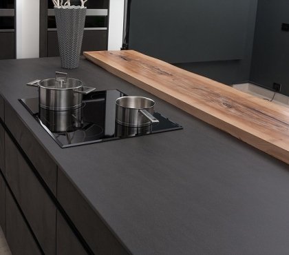 beautiful-black-ceramic-kitchen-countertop