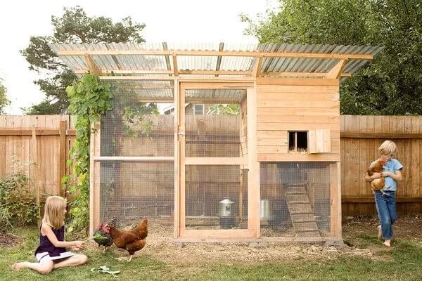 creative ideas for pallet wood construction coop for chickens