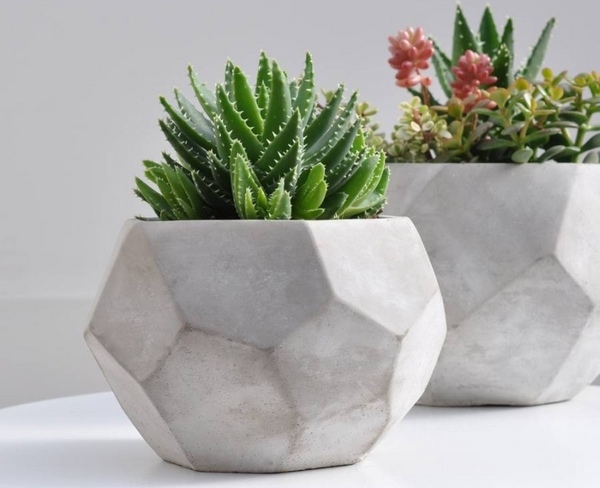 Geometric planters from concrete table decor