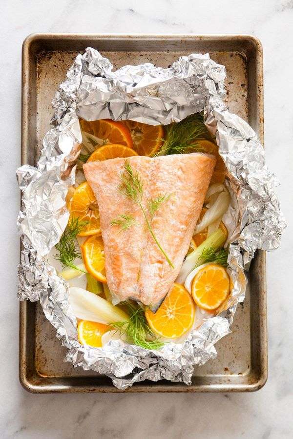How to cook salmon in the oven salmon in foil with clementines