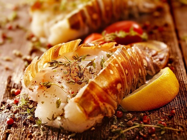 grilled lobster tail with spices lemon