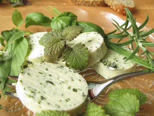 quick and easy recipes for butter with garlic and herbs