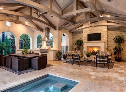 amazing-outdoor-kitchens-dining-furniture-fireplace
