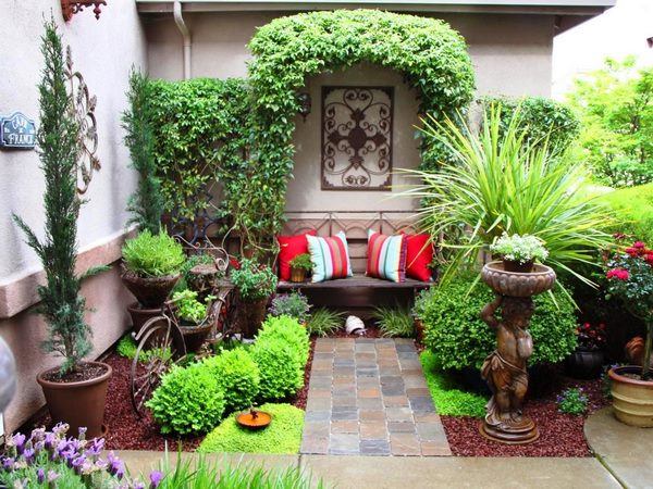 cozy backyard retreat small garden decorating ideas